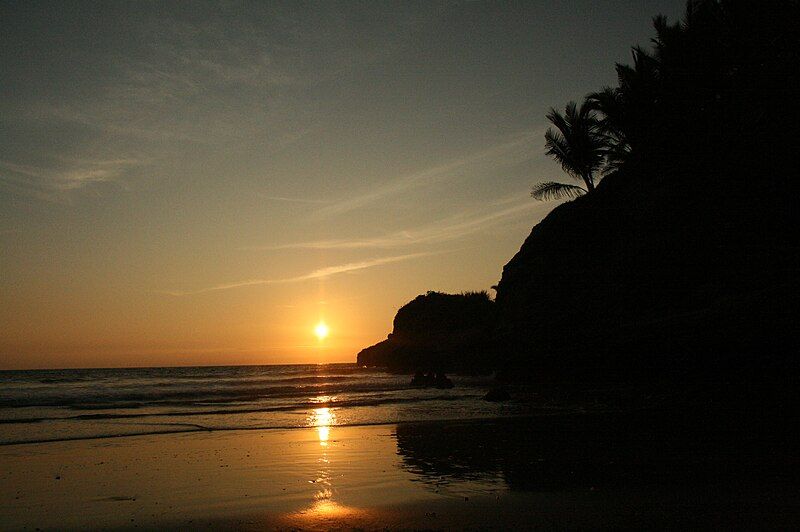 File:OCASO PLAYERO.JPG