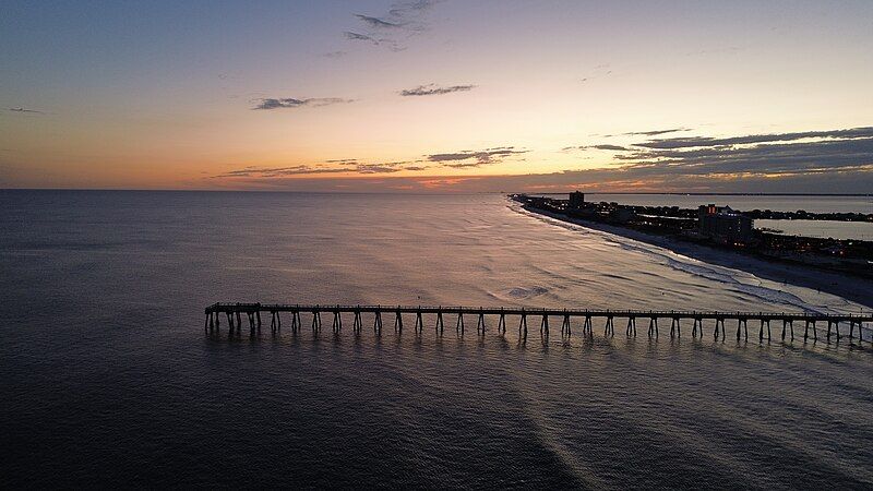 File:PensacolaBeachgulfpier.jpg