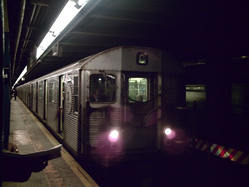 File:R32 C train.JPG