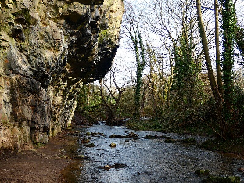 File:Rocky Stream.jpg