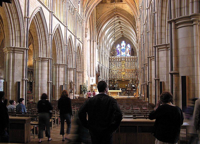 File:Southwark.cathedral.nave.london.arp.jpg