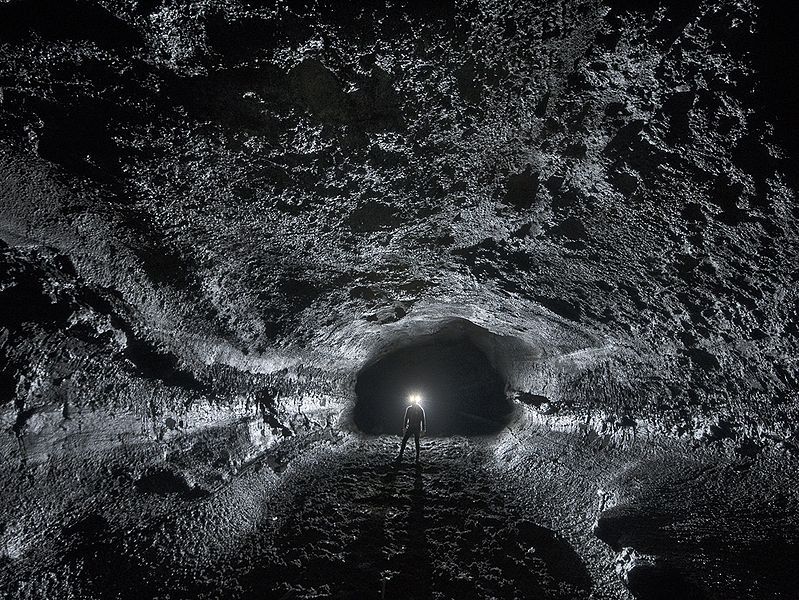 File:Stefanshellir lava tube.jpg