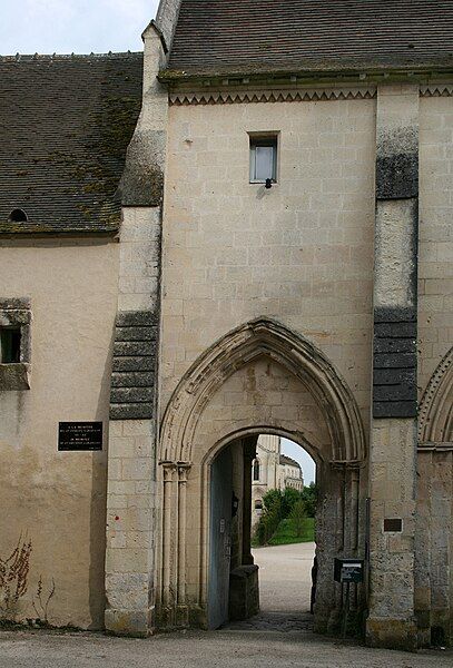 File:Ardenne-porte-bayeux-pietonne.jpg