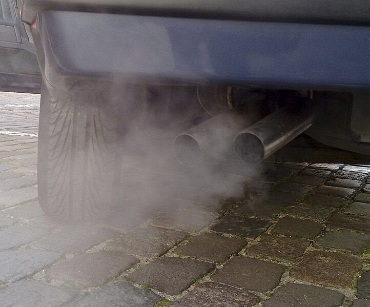 File:Automobile exhaust gas.jpg