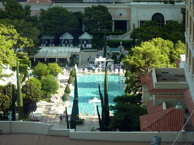 File:Bellagio Hotel (7977280142).jpg