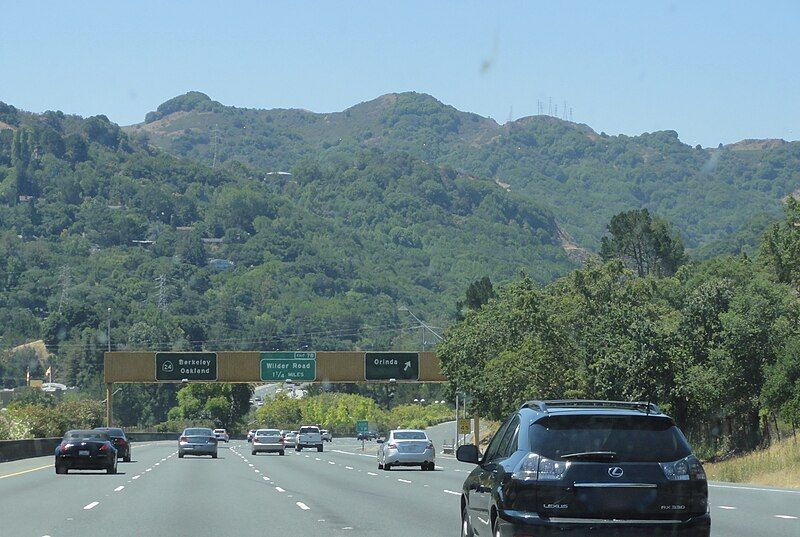 File:Berkeley Hills Orinda.jpg