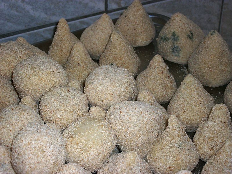 File:Coxinhassemfritar.jpg