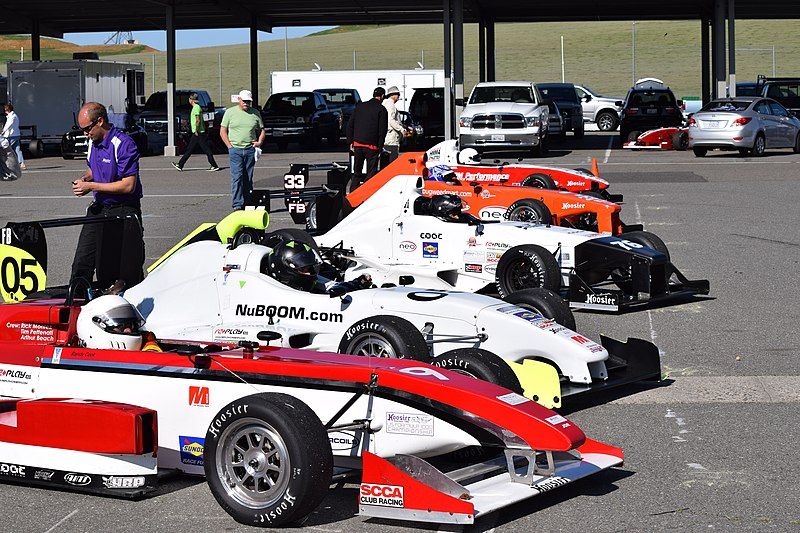 File:F1000 Cars 2013.jpg