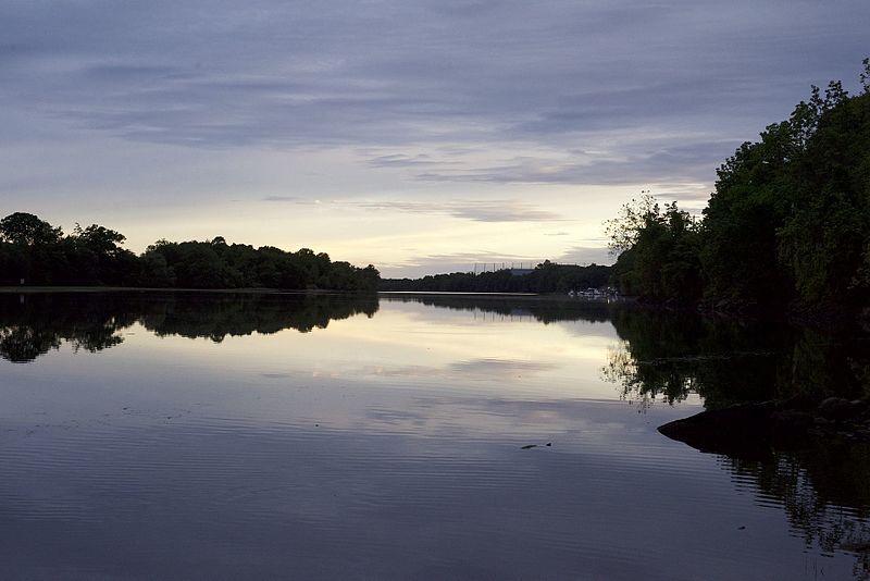 File:Houstatonic river.jpg