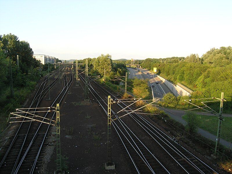 File:Karlsruhe Rbf Einfahrgruppe.jpg