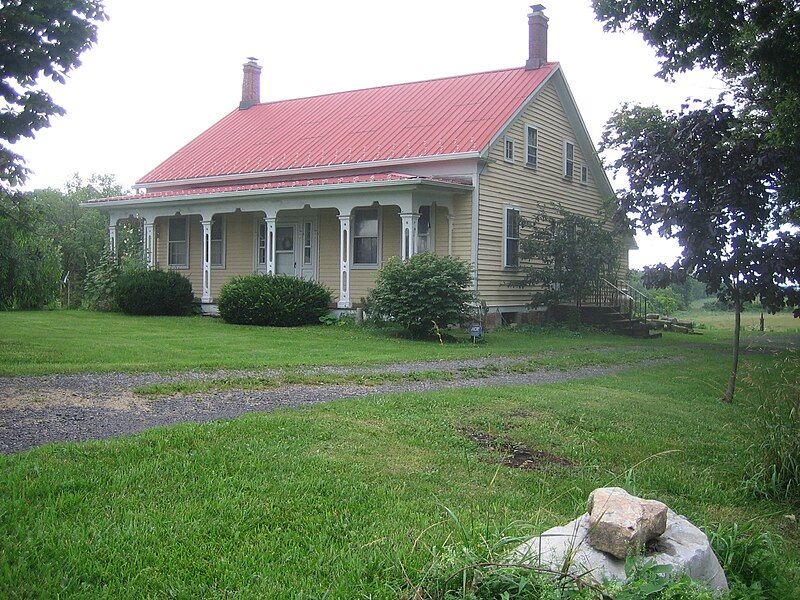 File:Kelsey-Davey Farm.JPG