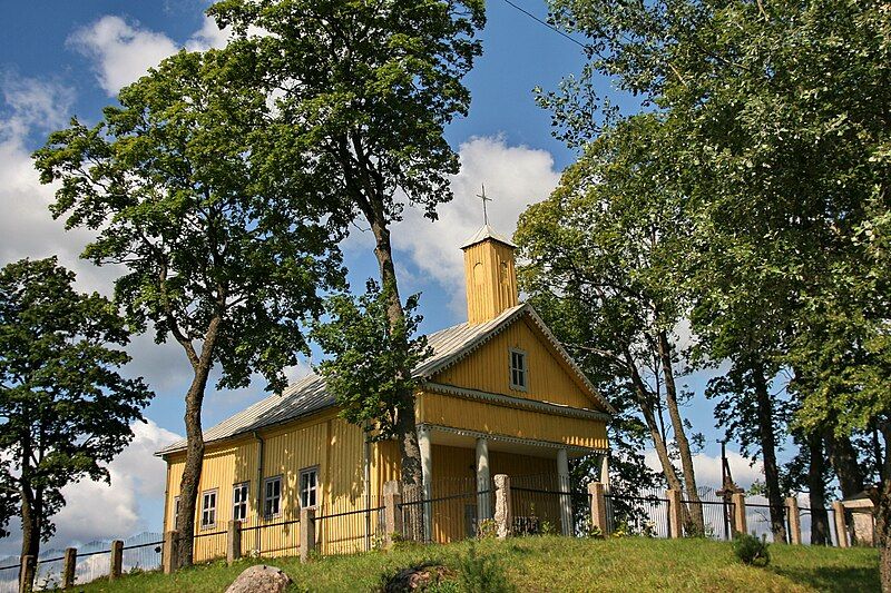 File:Krikstenai church front.jpg