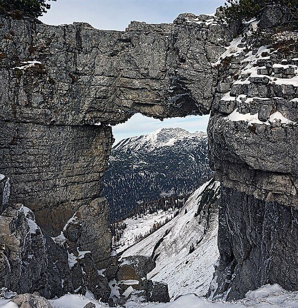 File:Loser rock window.jpg