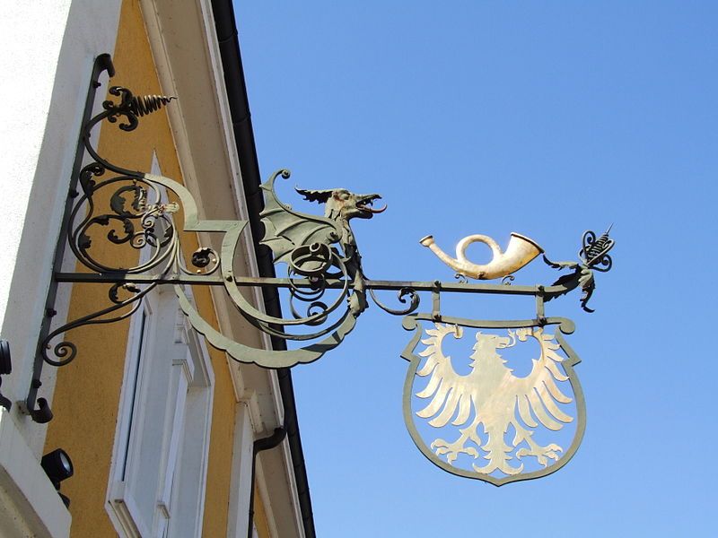 File:Nasenschild, Adler, Schwetzingen.JPG