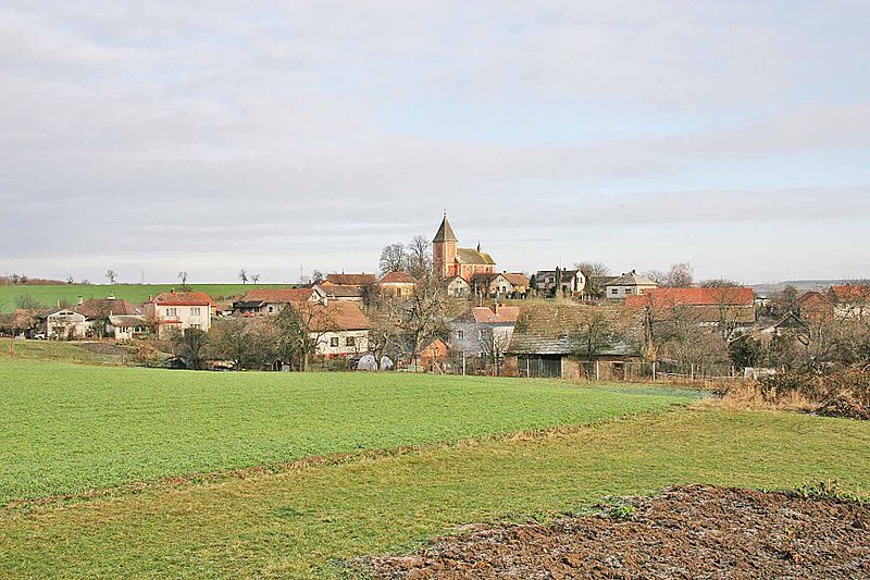 File:Obec Hrádek.JPG