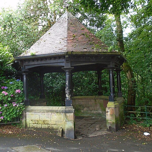 File:Potter Gateway, Darwen.jpg