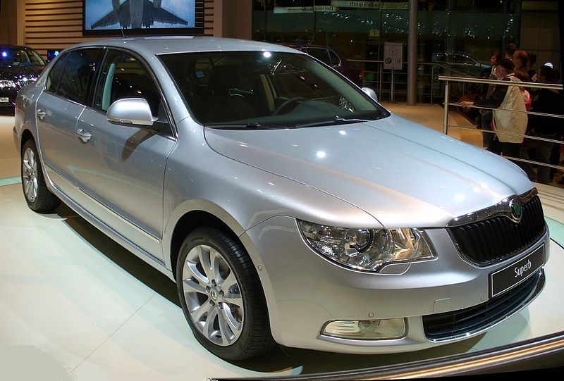 File:Skoda Superb Silber.jpg