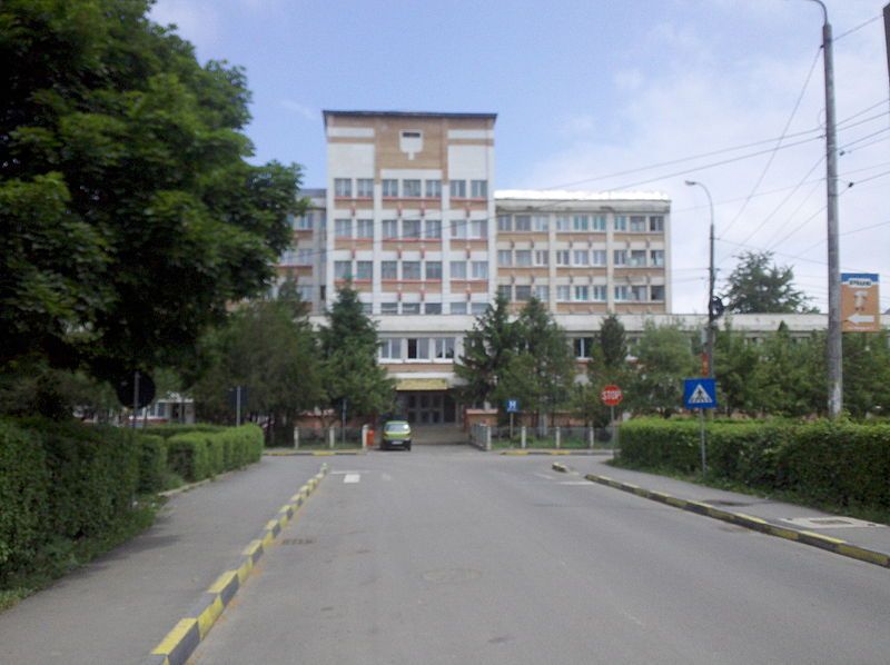 File:Spital Buhuşi.jpg