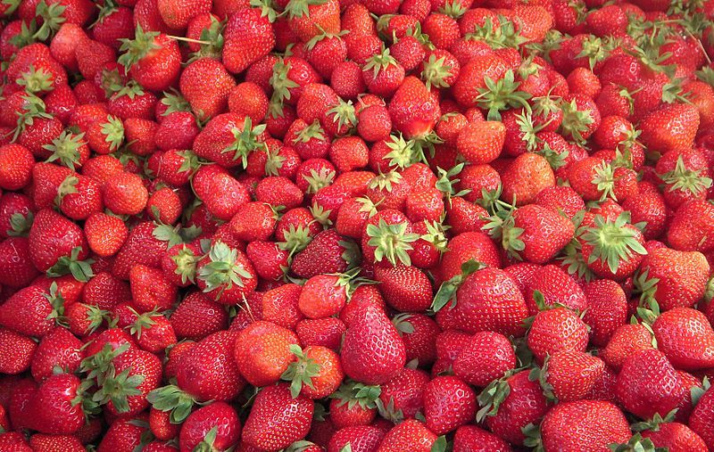 File:Strawberries in Flensburg.JPG