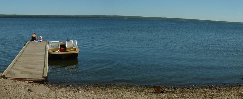 File:Sturgeon lake.JPG