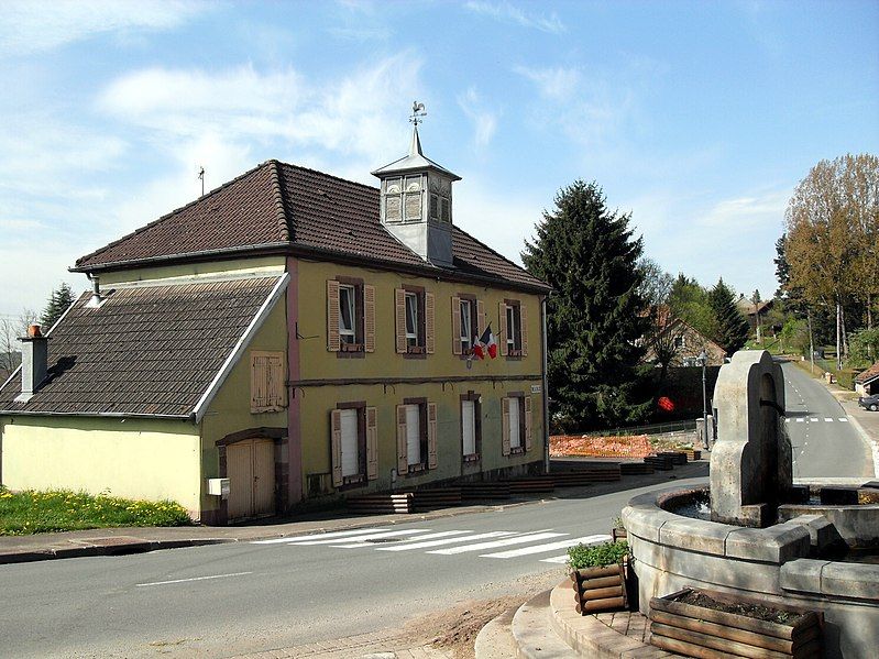 File:Vétrigne, Mairie.jpg