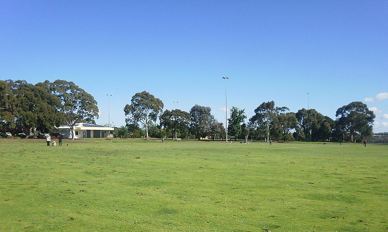 File:Victoryparkbentleigh.jpg