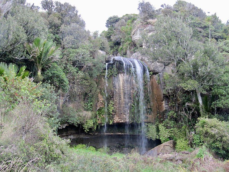 File:Waikapakapa Stream waterfall.jpg