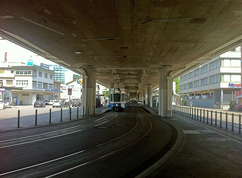 File:Zürich Hardbrücke Tram.jpg