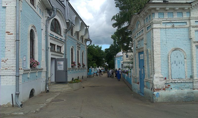 File:Arskoe cemetery2770.jpg