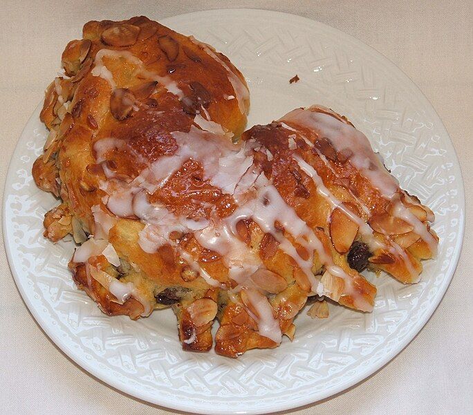 File:Bear claw pastry.JPG