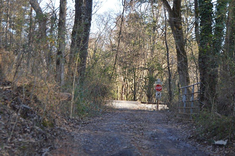 File:Burlington driveway entrance.jpg