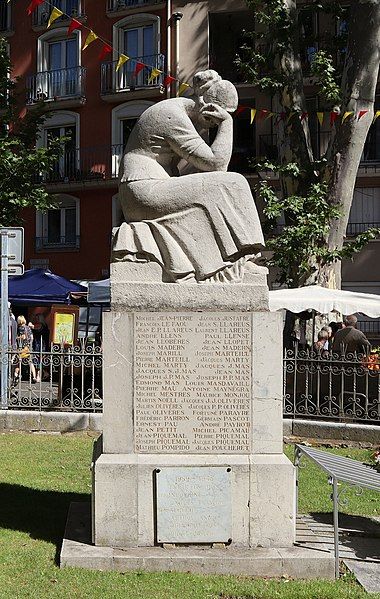 File:Céret Kriegerdenkmal Maillol.jpg