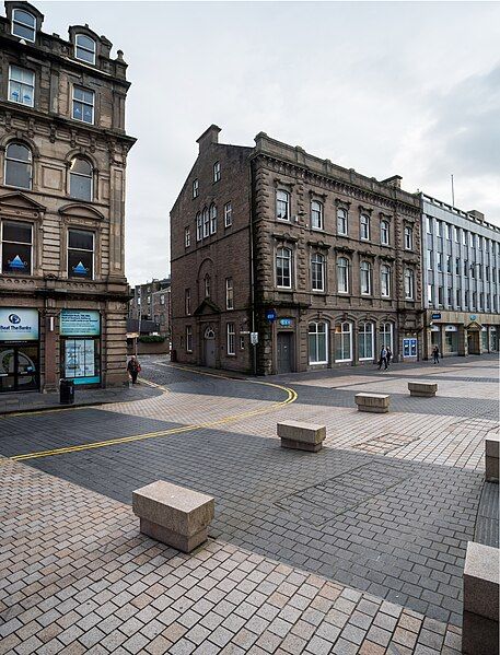 File:Dundee,-5,-7,-9-Albert-Square,-Former-Gaelic-Church-(Q17807867).jpg