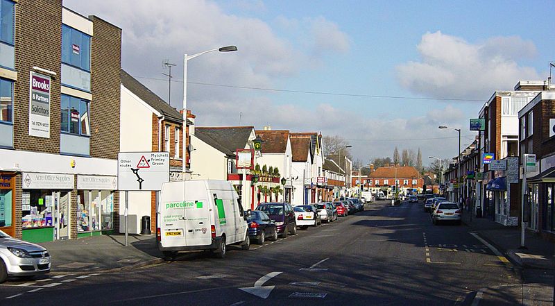 File:FrimleyHighStreetLookingEast.jpg