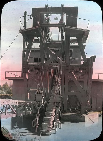 File:Gold dredge (3707839007).jpg