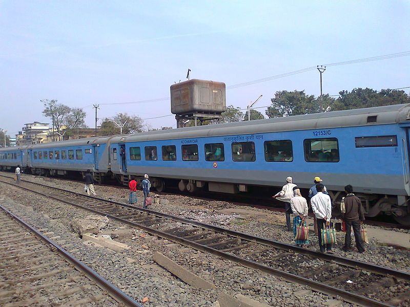 File:HWH-NJP Shatabdi Express.jpg