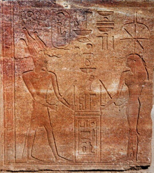 File:Hatshepsut and Seshat.jpg