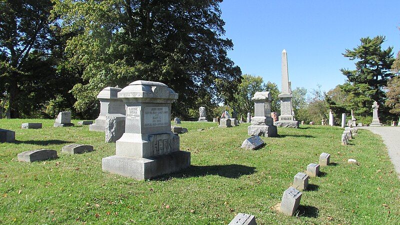 File:HillsboroCemetery2.JPG