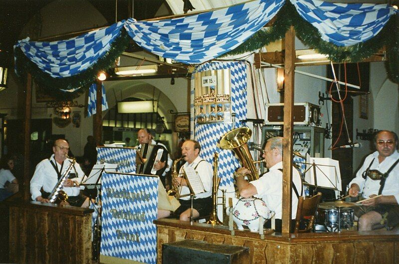 File:Hofbräuhaus Kapelle 1991.jpg