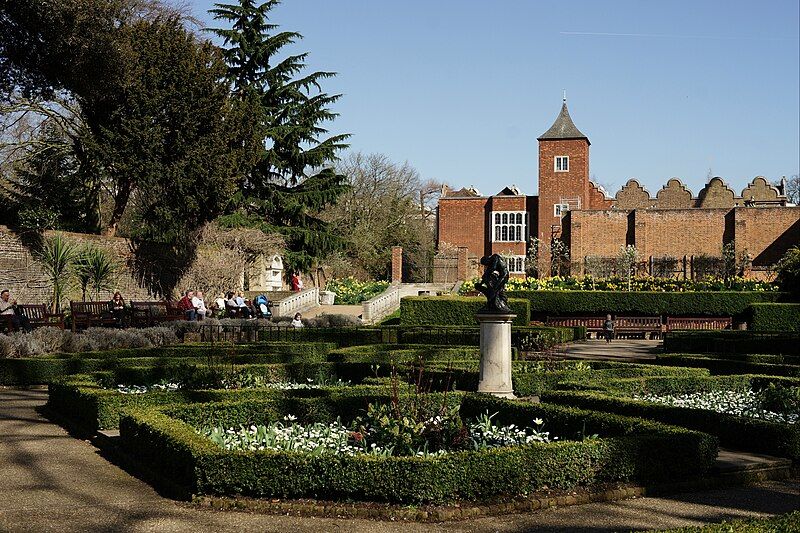 File:Holland Park (33479085325).jpg