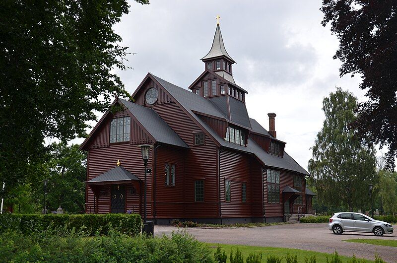 File:Huskvarna kyrka.JPG