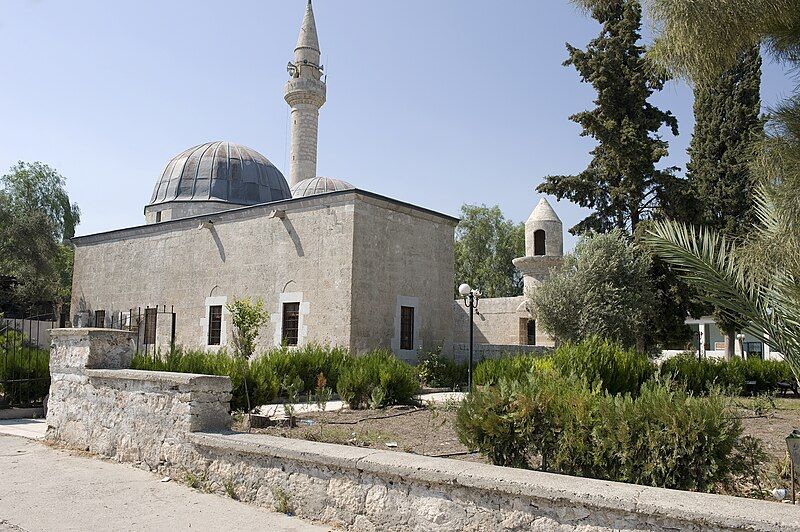 File:Kurtkulağı cami 3537.jpg