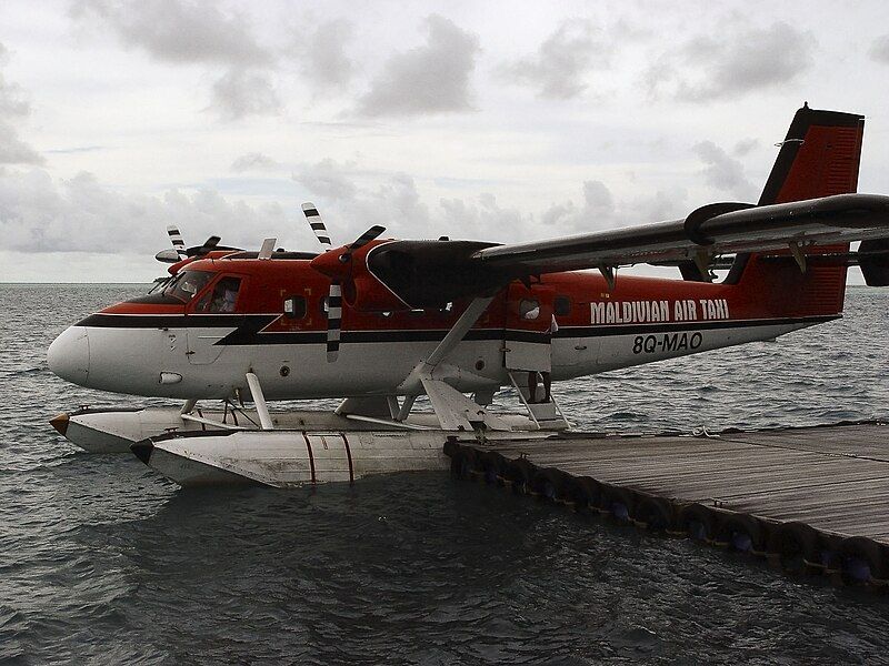 File:Maldivian air taxi.jpg