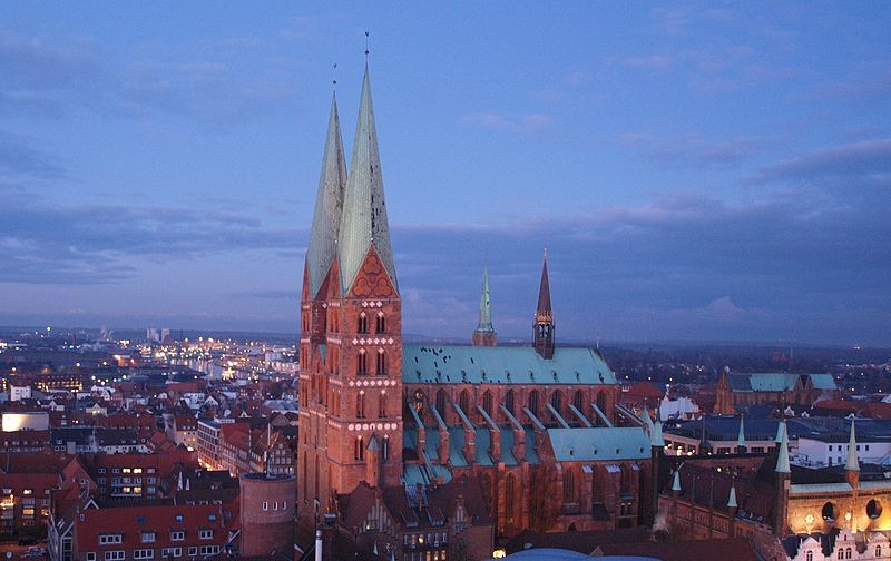 File:Marienkirche am Abend.jpg