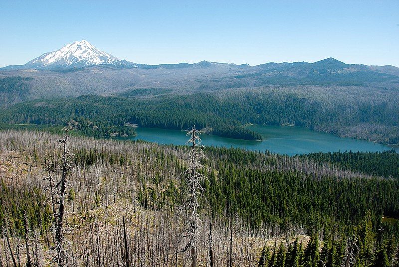 File:Marion Lake (Oregon).jpg