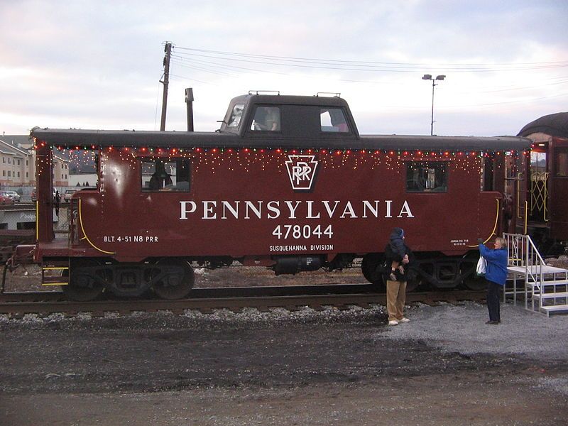 File:PRR Christmas Caboose.JPG