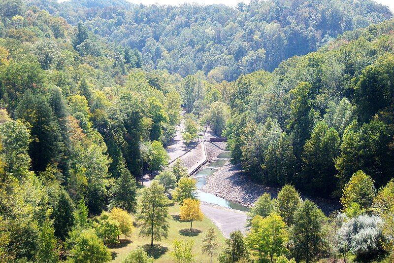 File:Paintsville Lake spillway.jpg