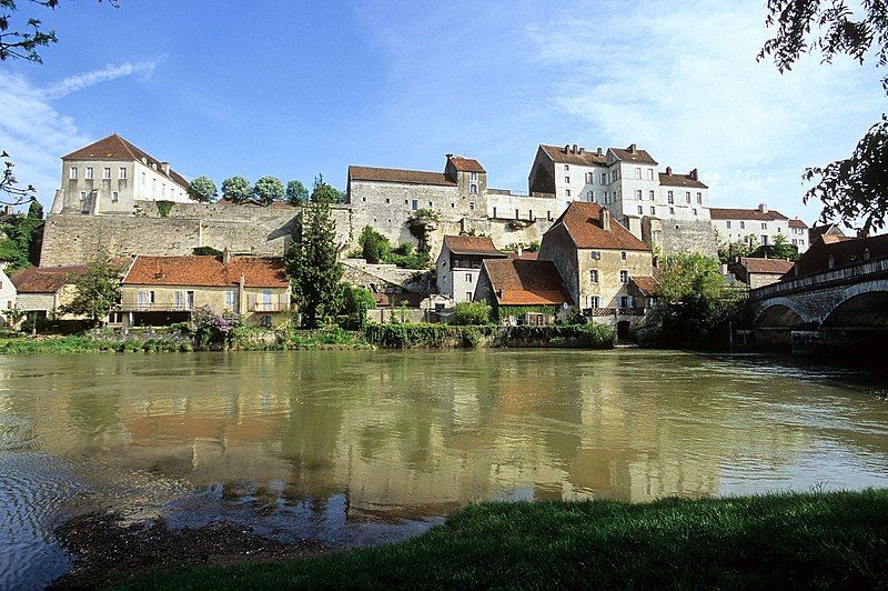 File:Pesmes et lOgnon.jpg