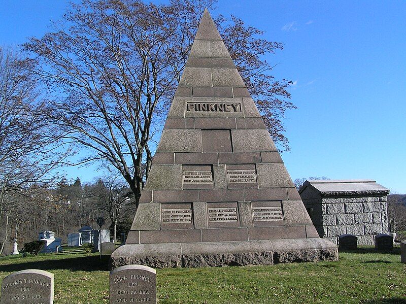 File:Pinkney Pyramid 2011.JPG