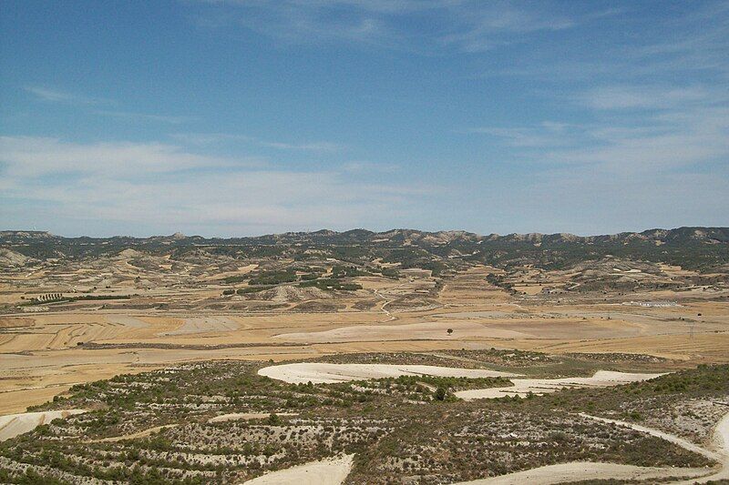 File:Sierra de alcubierre.jpg